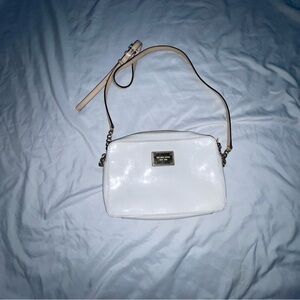 MICHAEL Michael Kors White Crossbody Bag with Textured Finish